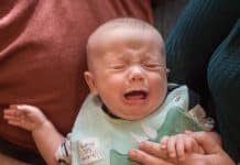 Kako smiriti grčeve kod beba