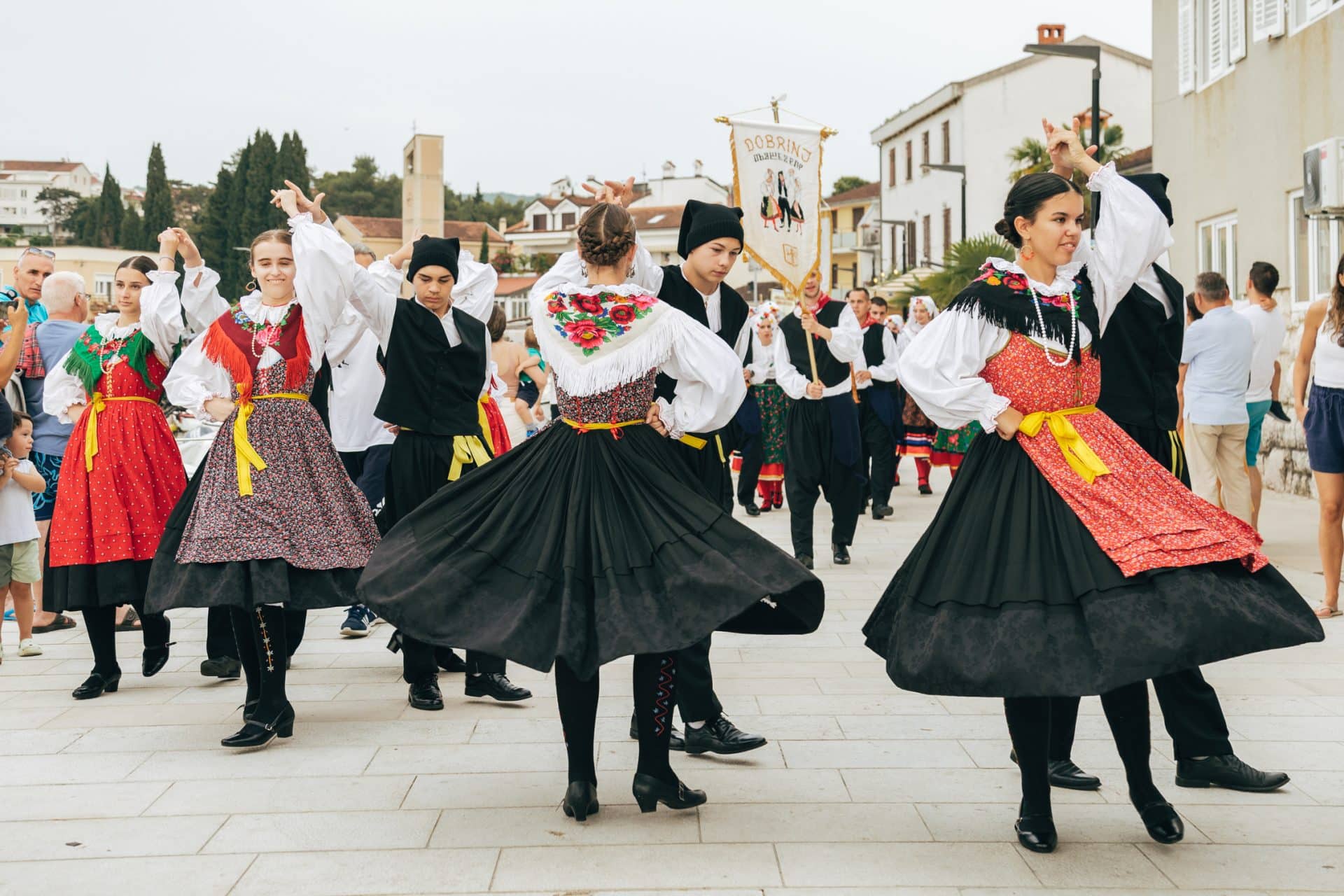 krčki festival folklora