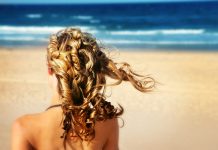 Slani sprej za kosu: volumen, tekstura i prirodni “beach waves”